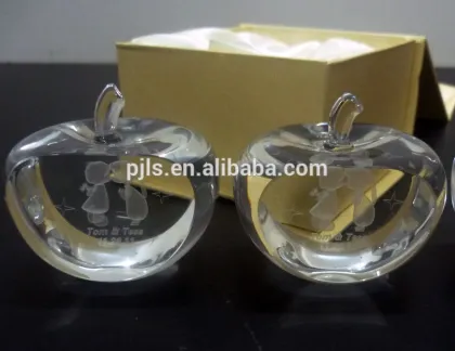Engraved Optic Clear Apple Crystal Apple Paperweight For Business Gifts