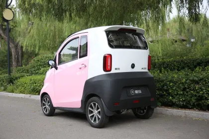 City Use 4 Wheel Electric Vehicles EEC Coc Certificate Electric Vehicles with Lithium Battery