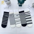 한국 흑백 줄무늬 미드 튜브 양말 파일 양말