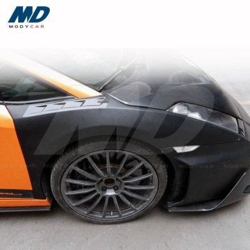 บังโคลนหน้าคาร์บอนไฟเบอร์ครึ่งปี 2547-2550 Lamborghini Gallardo