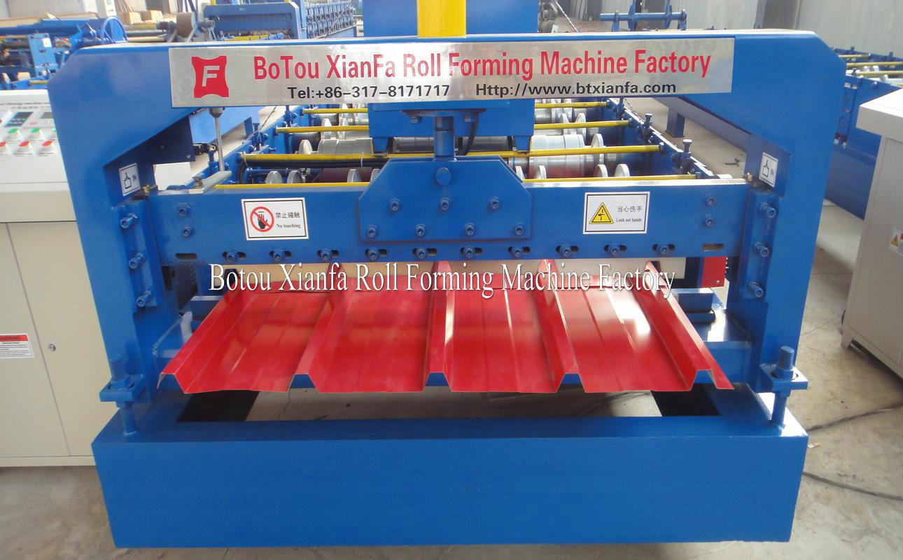 roof panel forming machine