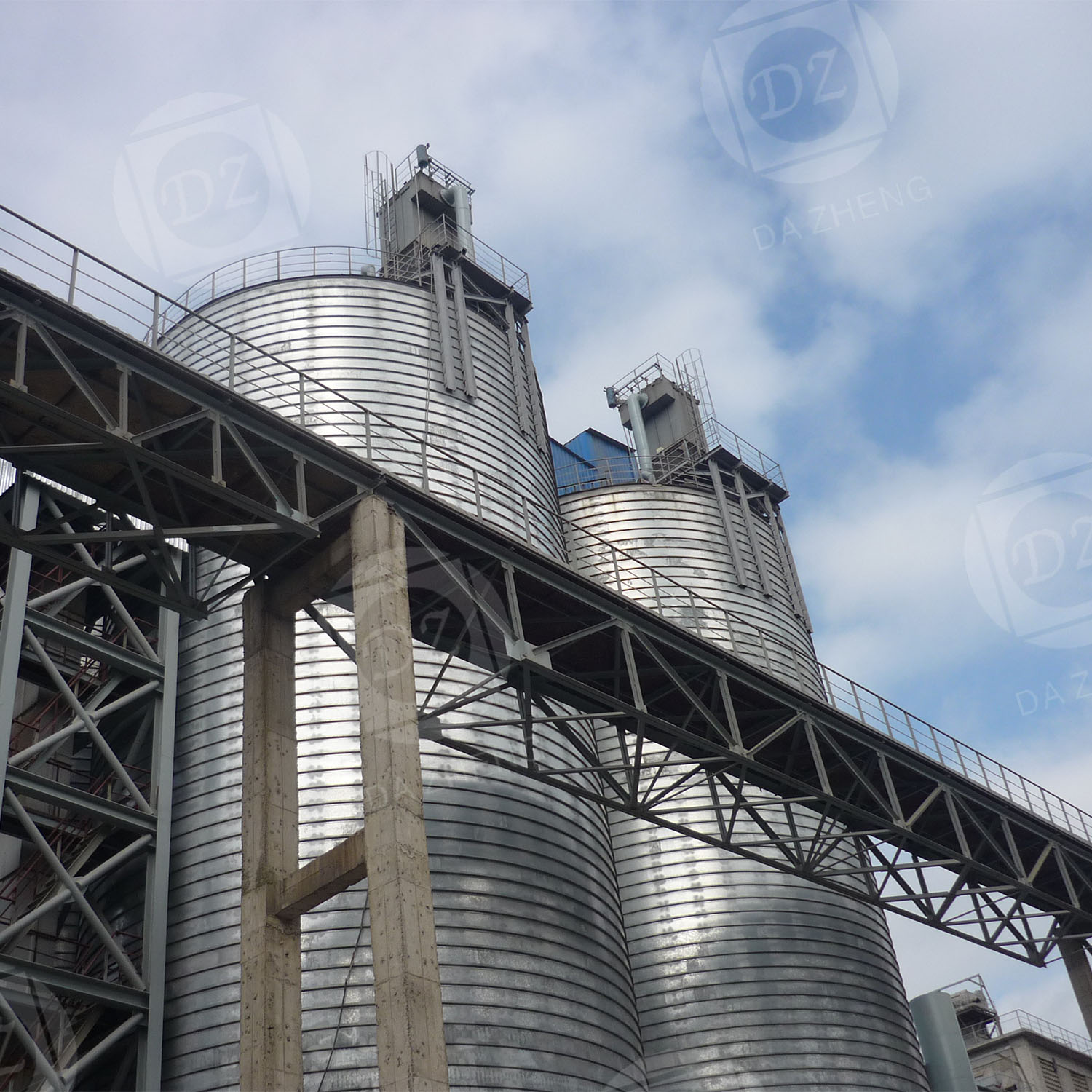 Galvanized steel silo for building materials