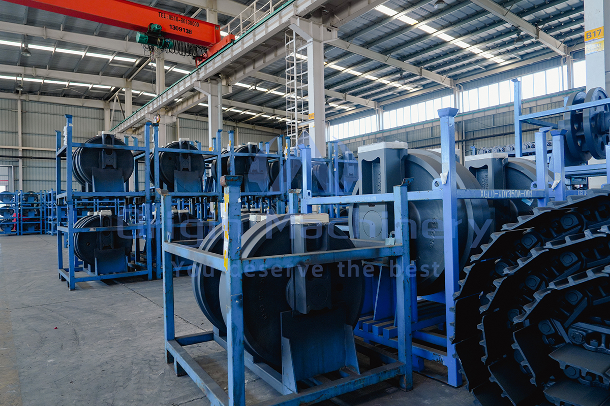 excavator undercarriage track assy idler