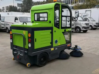 New energy Industrial driving sweeper fully enclosed sweeper