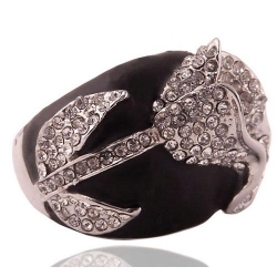 Arched crystal flower ring
