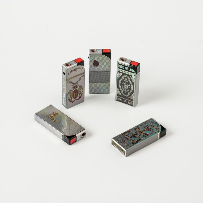 Isqueiro com padrão vintage em relevo de estilo europeu