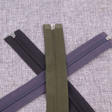 Multicolored nylon zippers in bulk for coats