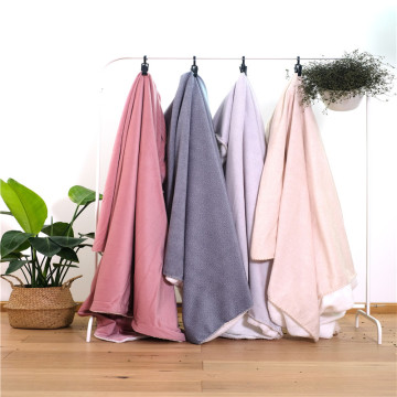 Lightweight Breathable Air Conditioning Bed Throws Blanket