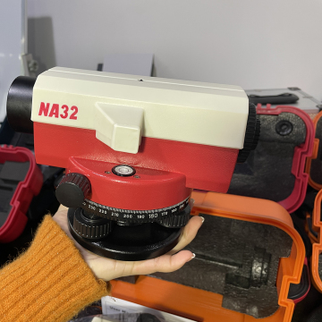 Mount Laser NA32 32X Magnification Auto Level with Air-Damping and Optical Technology: Precision Measurement Tool