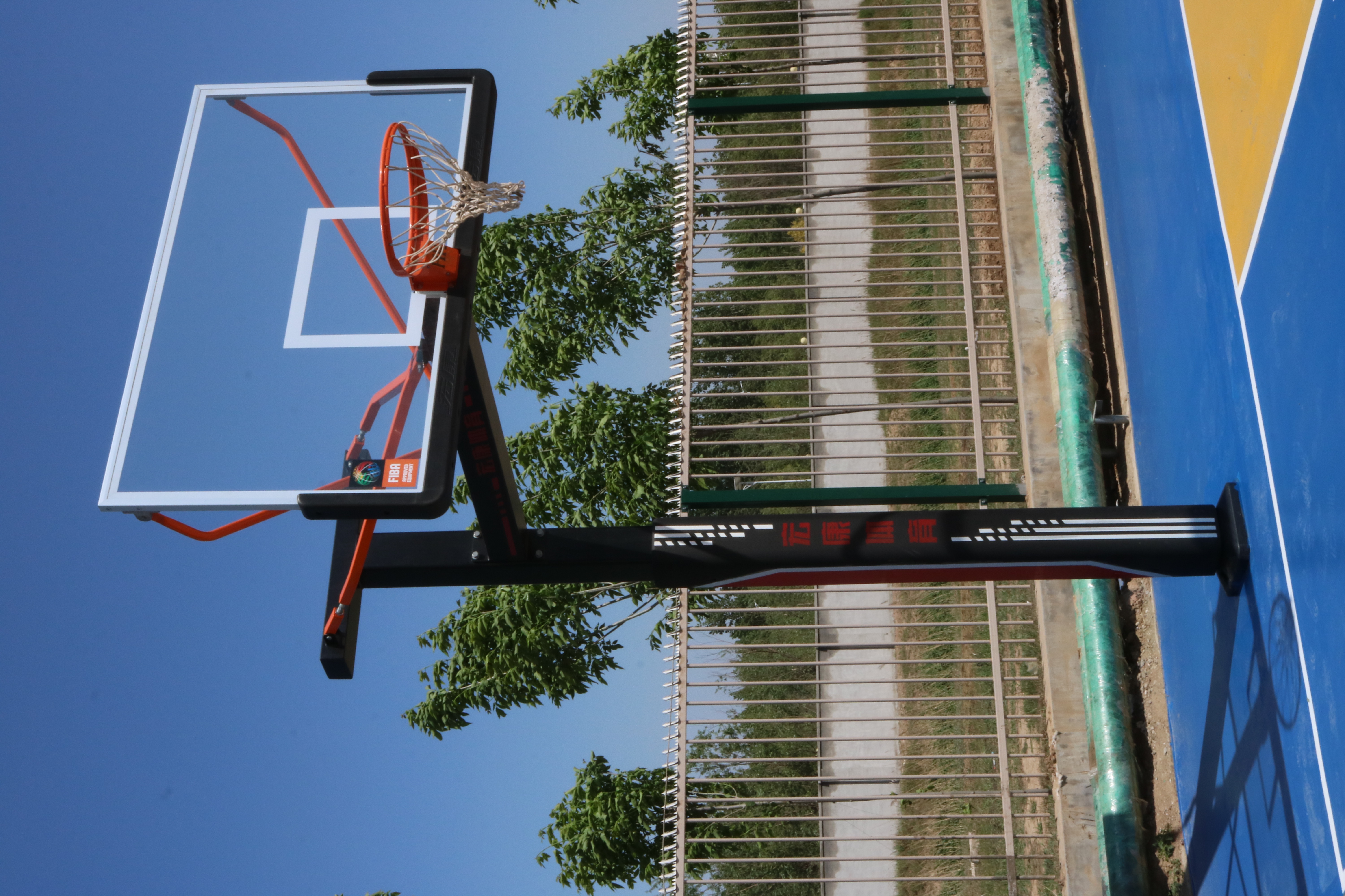 High-Quality Outdoor Basketball Hoop with Pad