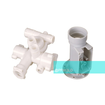 Plastic pipe fitting mold