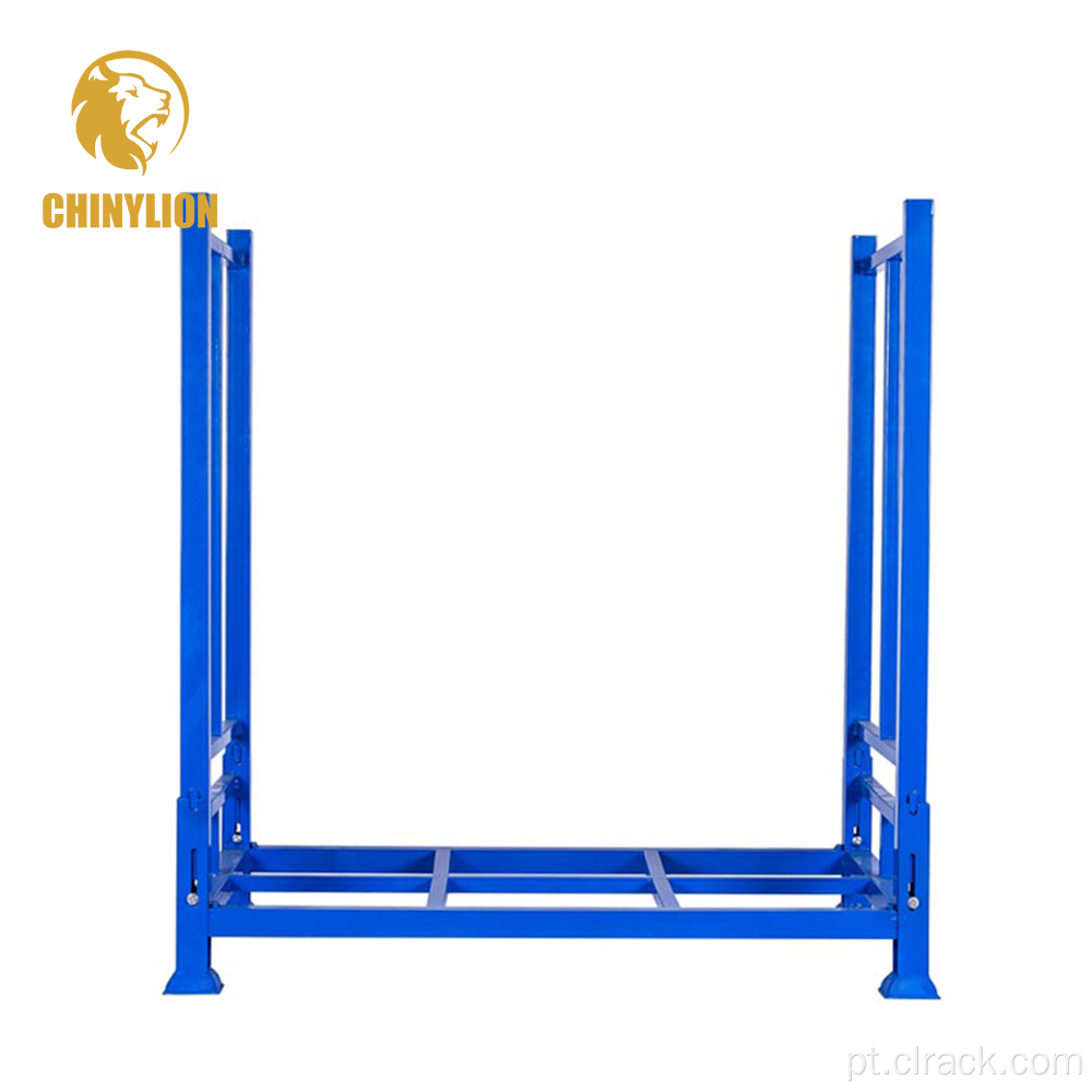 Pilha de paletes acumulando racks de serviço pesado