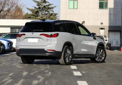 2023 NIO ES8: Electric SUV | New Energy Vehicle