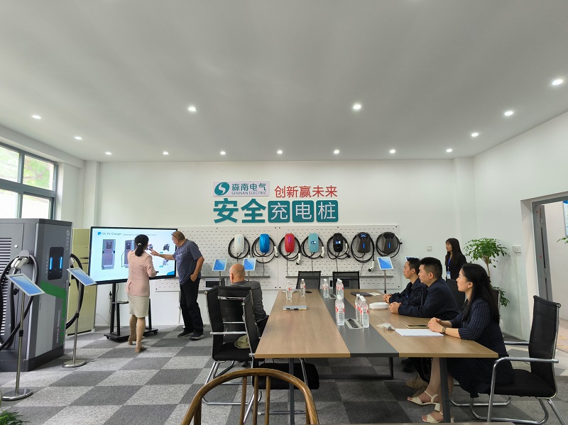 Jordanian Clients Visit Chongqing, Sennan Smart Lighting and Sennan Electric Secure Annual Cooperation Order