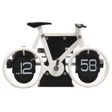 Atractivo reloj con forma de bicicleta