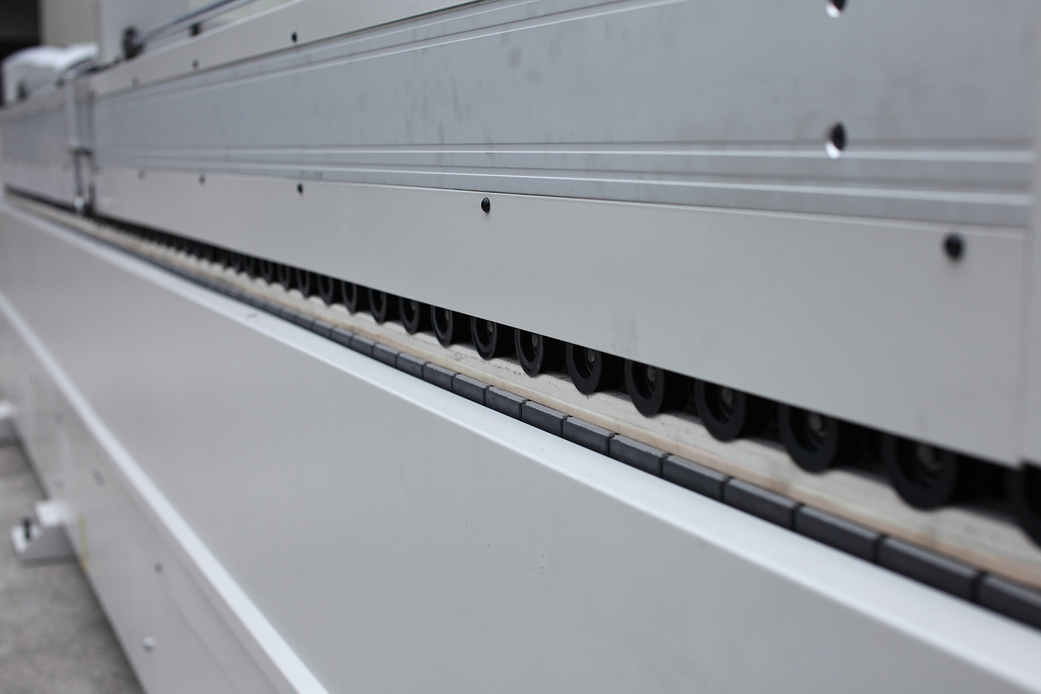 Bathroom cabinet edge sanding machine