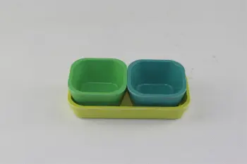 Quadrate saucers with tray