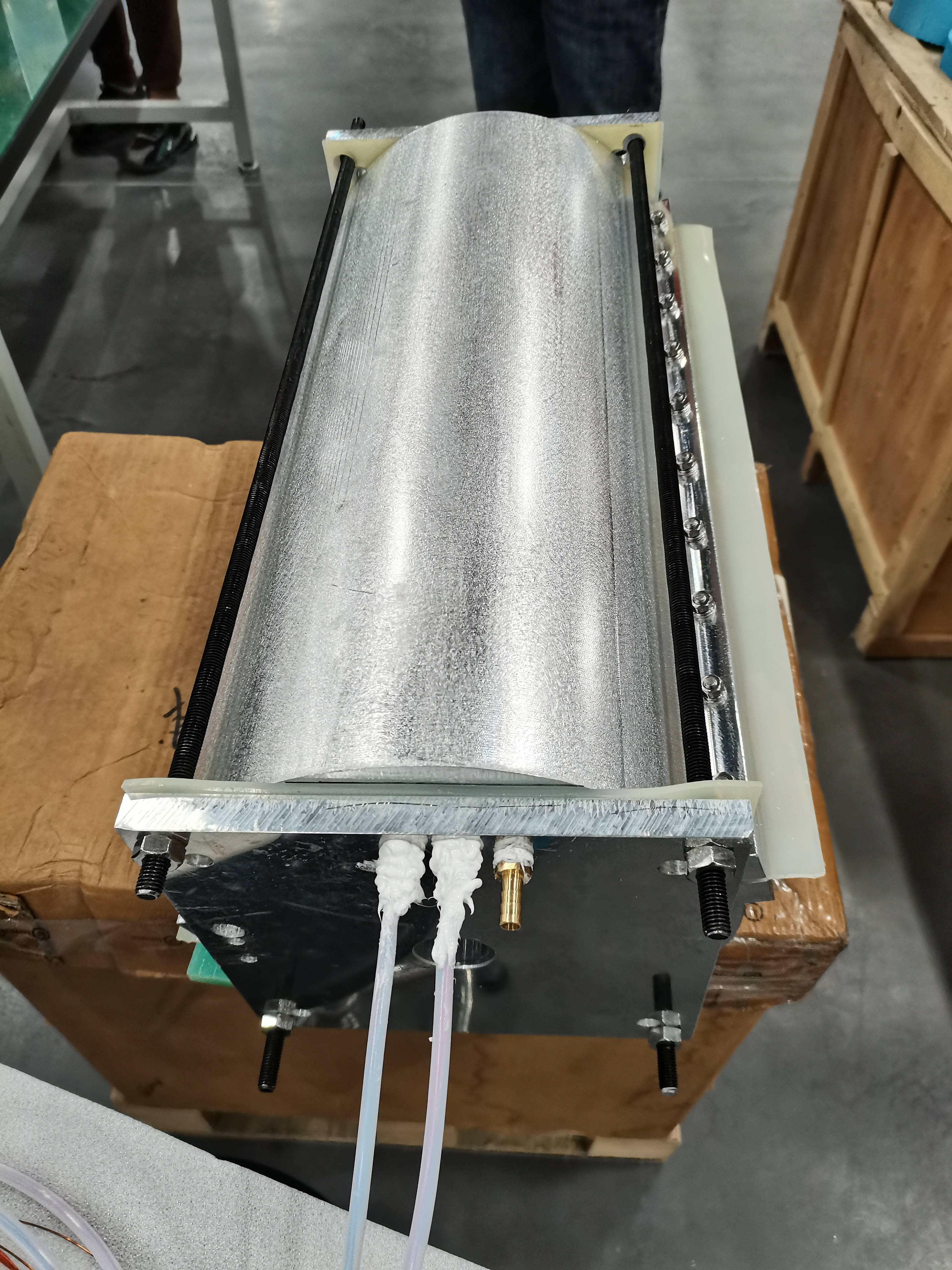 CCT tipo superlaidus keturkampių magnetas