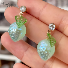 Pendientes Fresa Verde Menta con Efecto Iridiscente