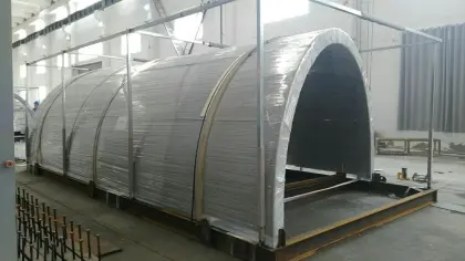 Underwater acrylic tunnel for sea world aquariums