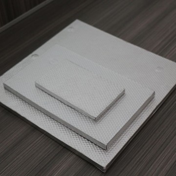 Дэкаратыўная панэль тытана