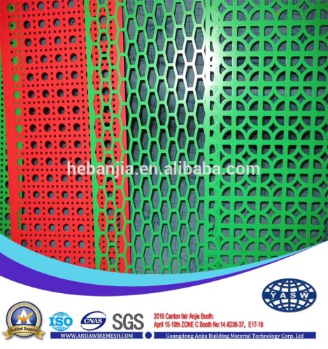 hot sale electro galvanzied perforated metal mesh sheet