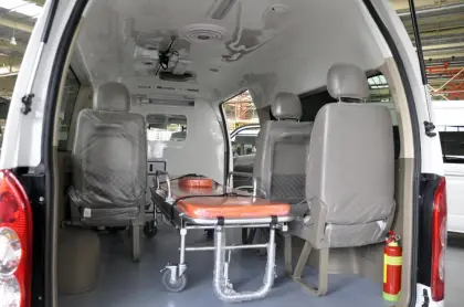 Joylong Basic Ambulance Vehicle Bus