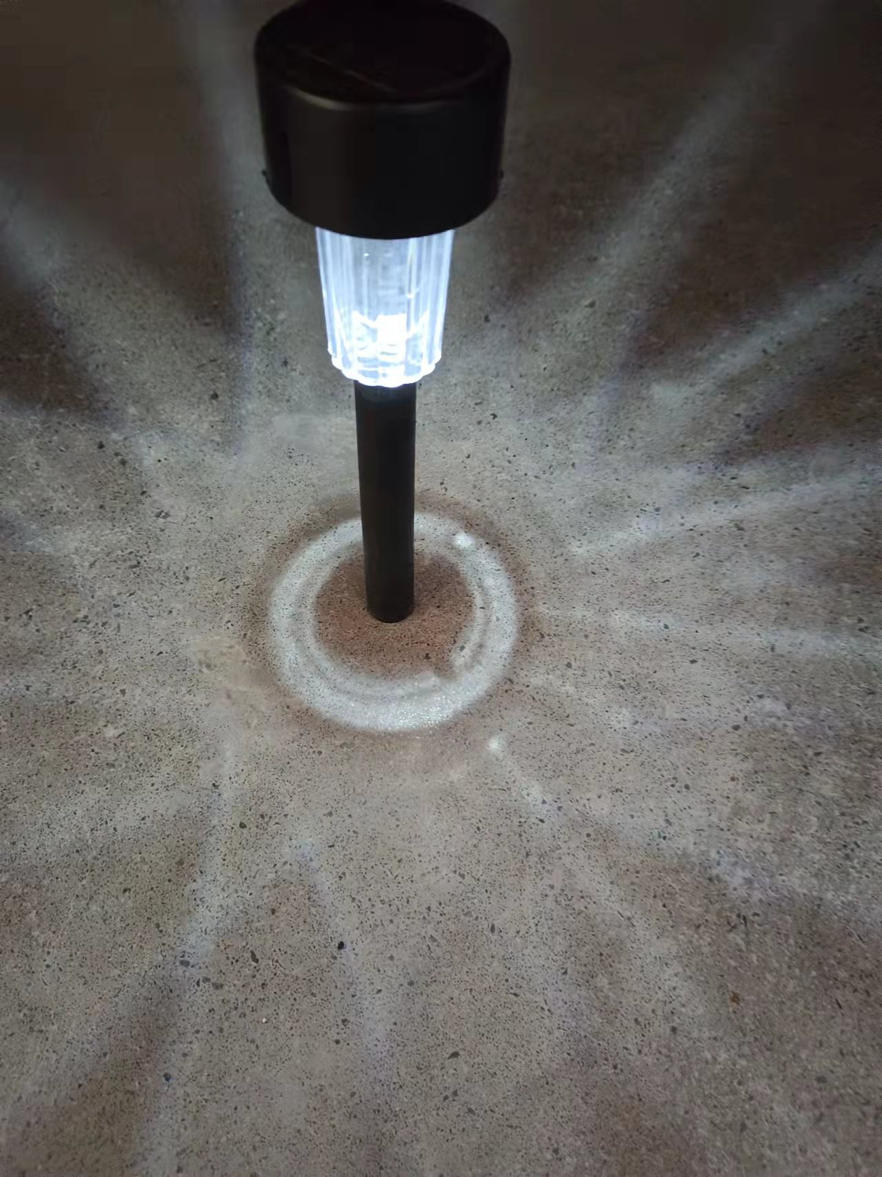 Luzes de estaca de jardim solar brilhante