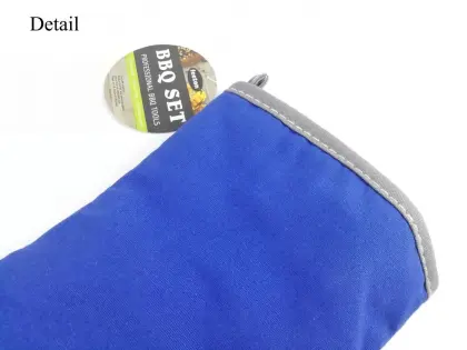 Blue Silicone oven gloves with circle pattern