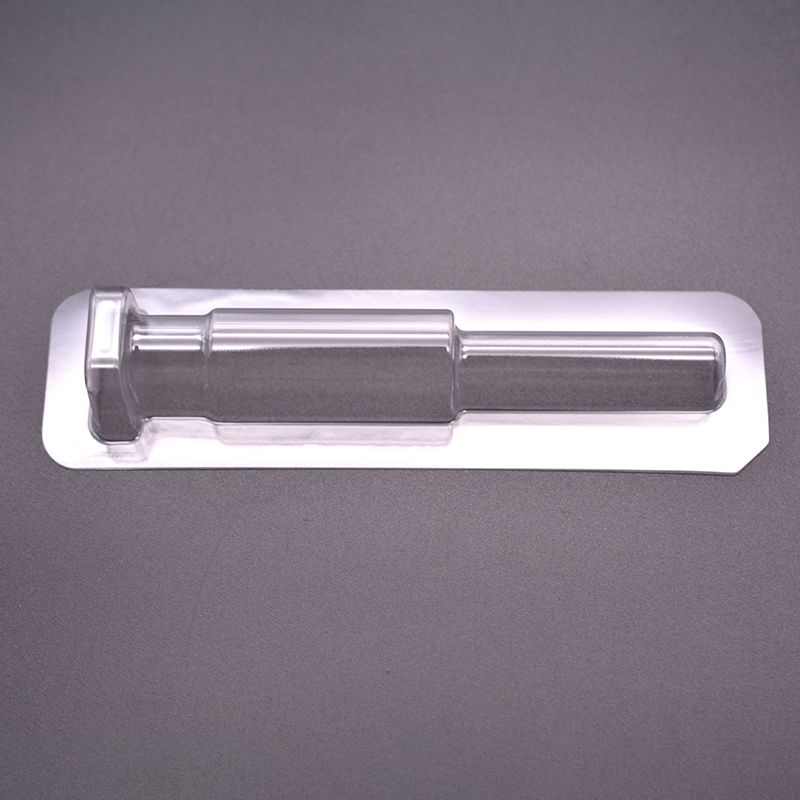 Small blister packaging of syringe