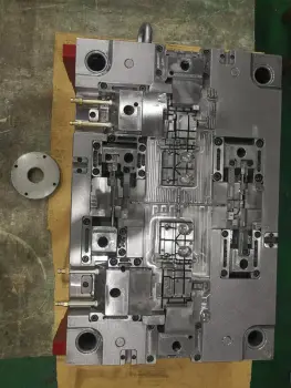Auto parts injection mold