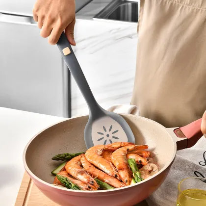 YIGO LFGB Standard Silicone Turner Spatula