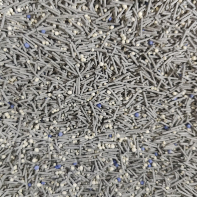 Activated carbon cat litter