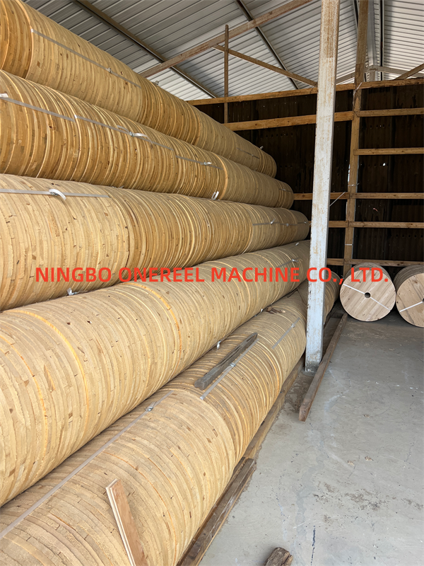 wooden reel (2)