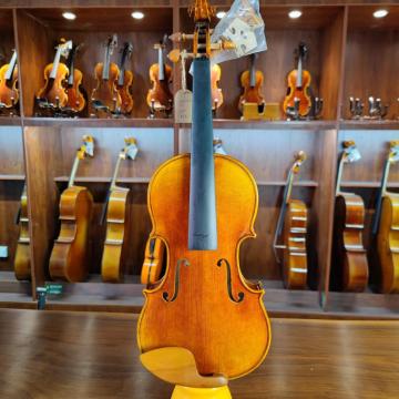 Professional violin/fiddle with tone wood 4/4