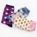 Nouvelles chaussettes à pois en coton pur