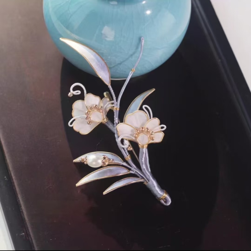 Original Intangible Cultural Heritage Flannel Flower New Chinese-style Brooch