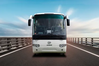 Klq 6129k Higer Bus: Attractive Price for Brand New Mini Coach with Right Hand Drive and Coach Seats