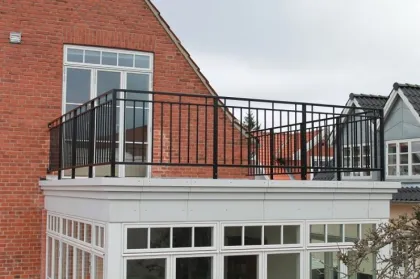 Balcony Aluminum Deck Railings in Picket
