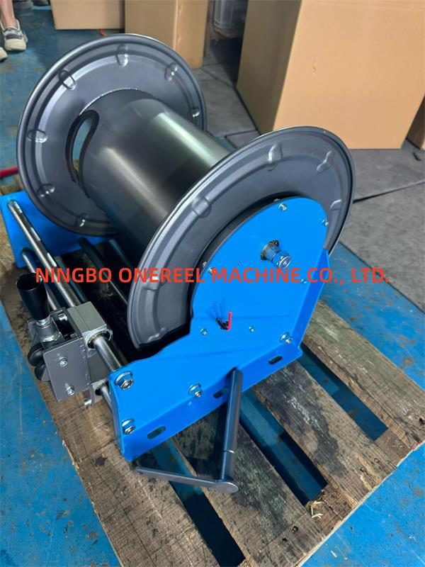 Hose Reel with Guide Roller (4)