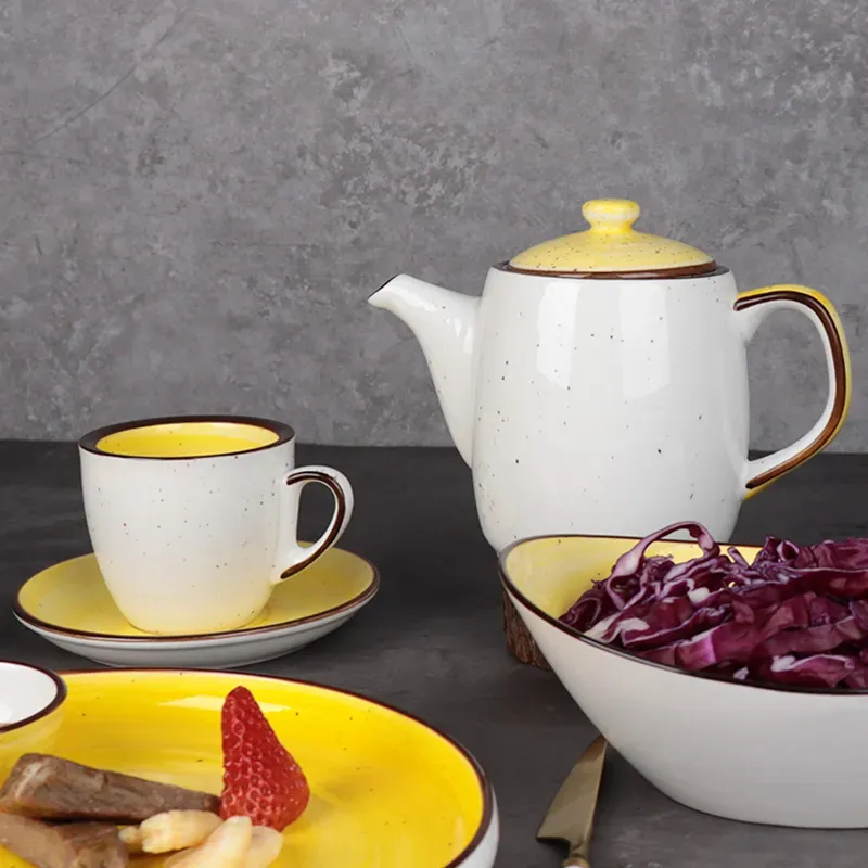 Fashion Ceramic Teapot Set with Tea Cup and Saucer