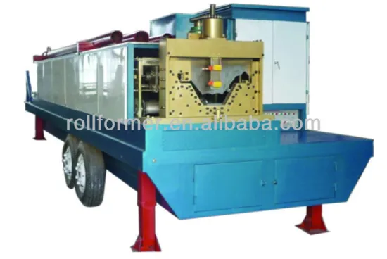 Mobile roof forming machine