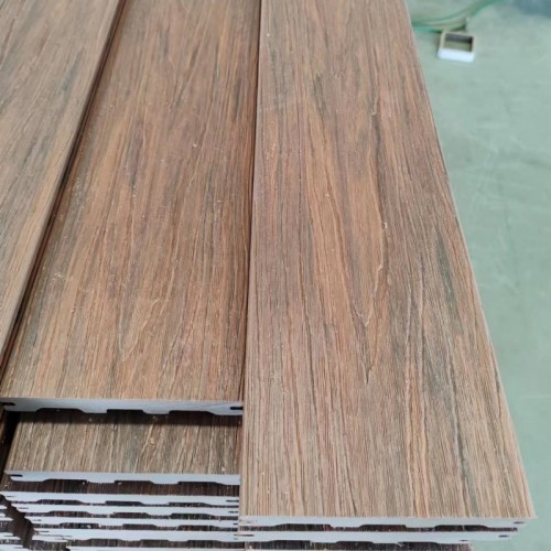 Anti-Slip WPC Waterproof Interlocking Composite Decking