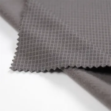 ด้านหลังเป็นผ้าโพลีเอสเตอร์ 100% ขัดเงา