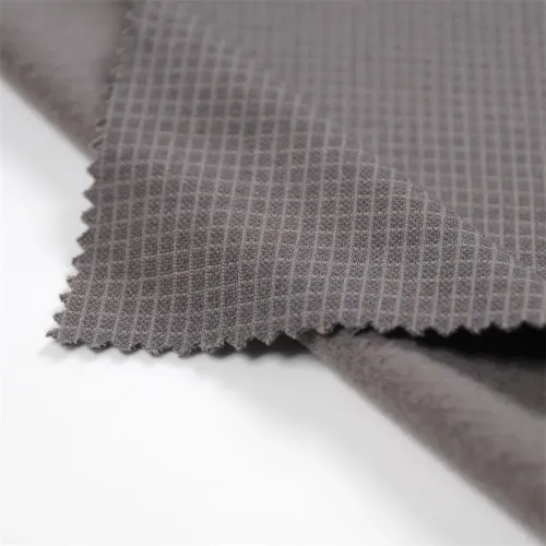 ด้านหลังเป็นผ้าโพลีเอสเตอร์ 100% ขัดเงา