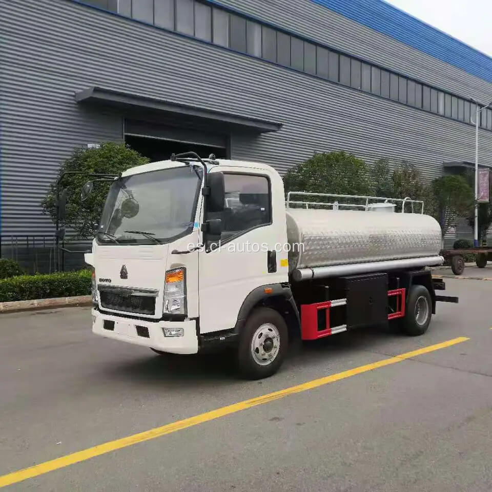 4x2 Howo 5cbm camión de entrega de agua potable