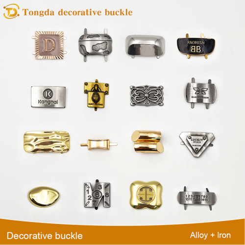 Dokulu Tasarımlı Vintage Logolu Ayakkabı Tokası