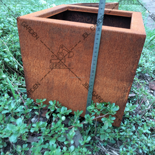 Metal Raised Outdoor Planter