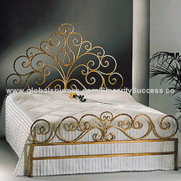 Comfortable Bed with Powder Coating, Europe Style, Various Sizes can be Provided