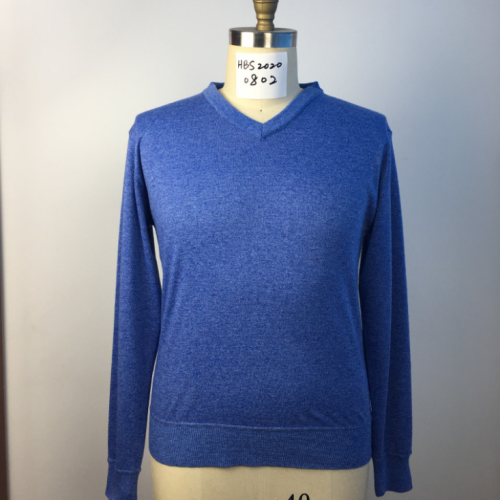 Niebieski sweter w dziewiątce męski sweter